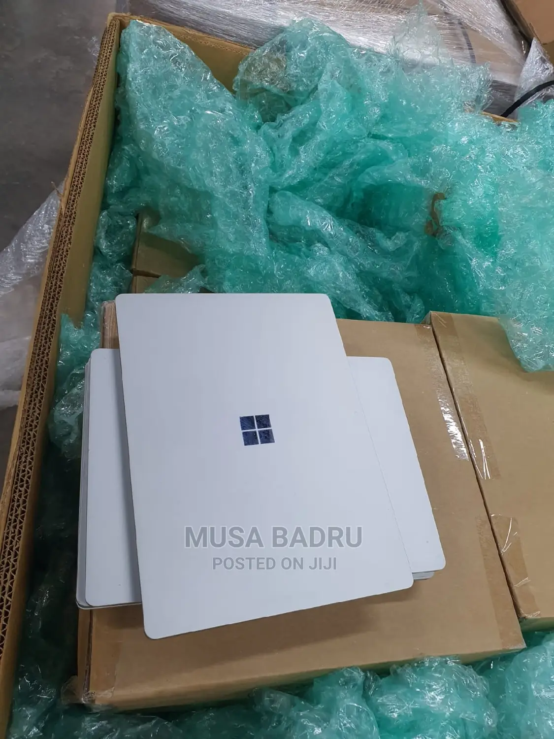 New Laptop Microsoft Surface Laptop 2 8GB Intel Core I5 SSD 256GB