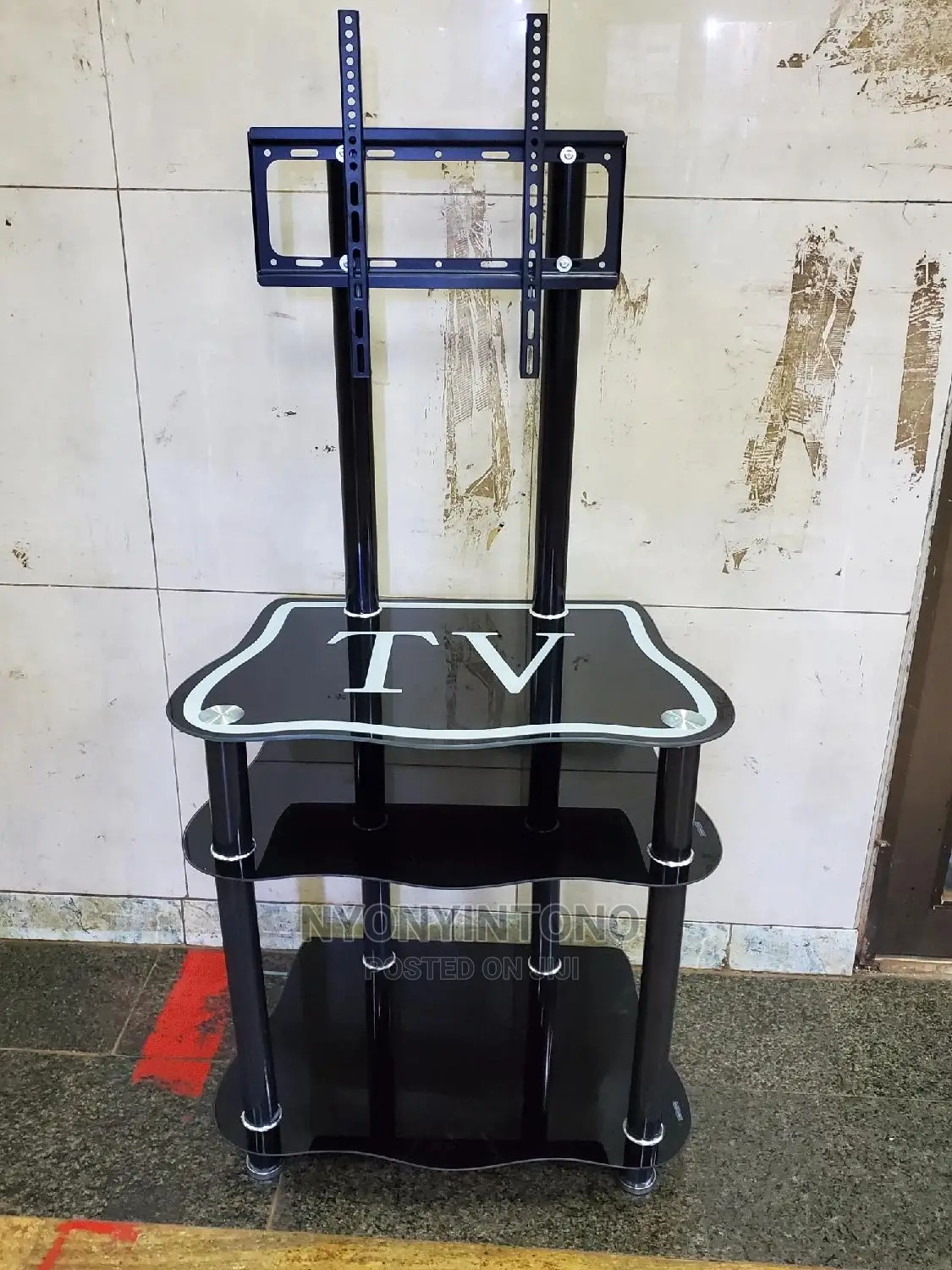 Very Strong Glass Tv Stand With Space for Woofers Speakers