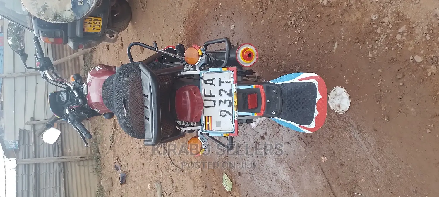 TVS Apache 160 4V 2022 Red