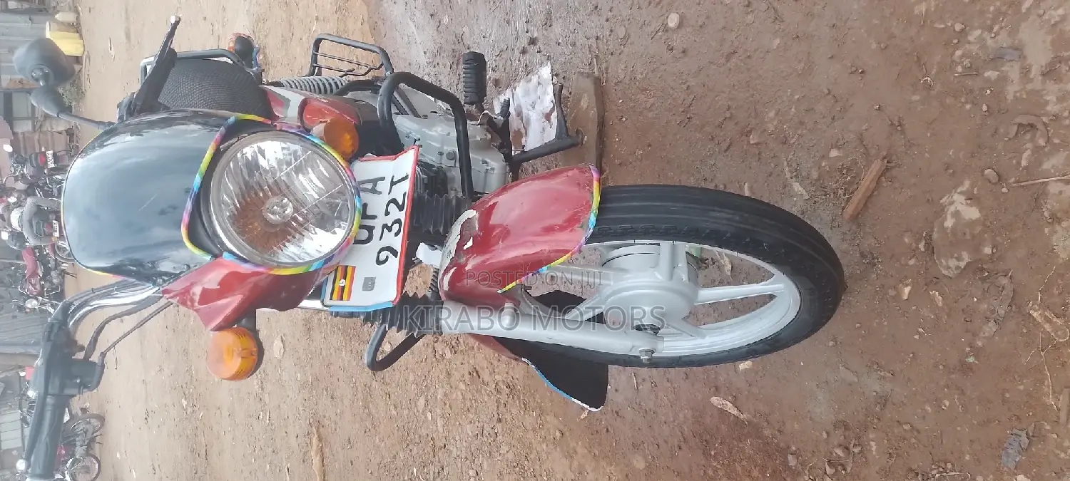 TVS Apache 160 4V 2022 Red