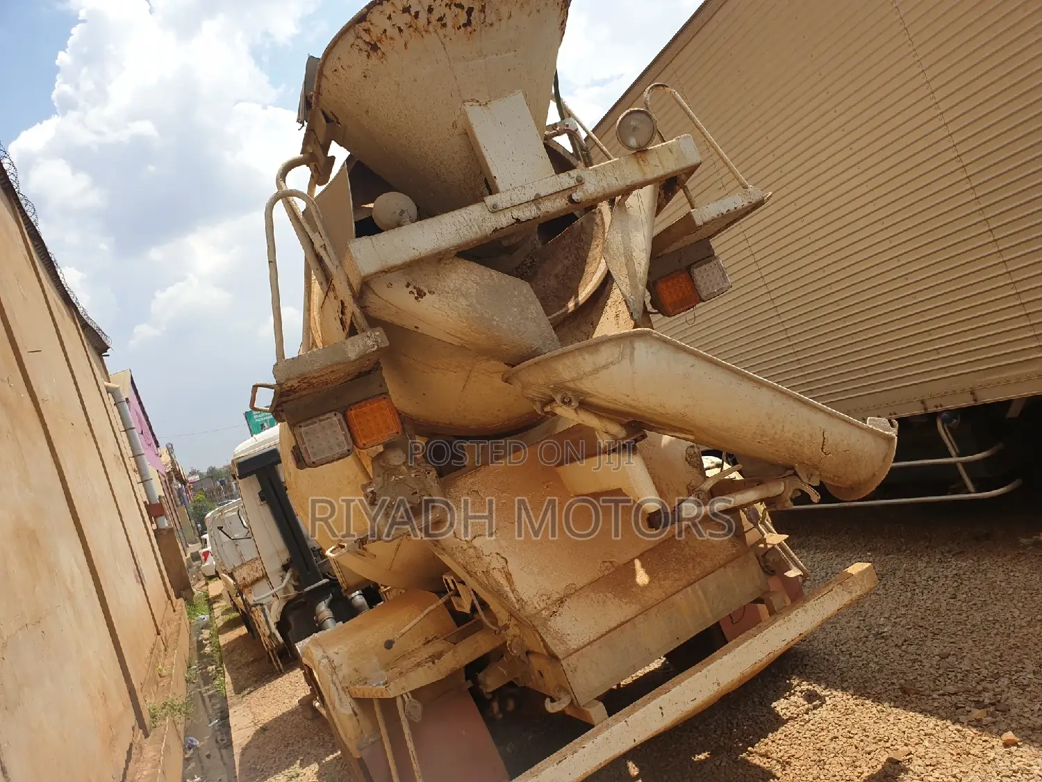 Fuso Concrete Mixer