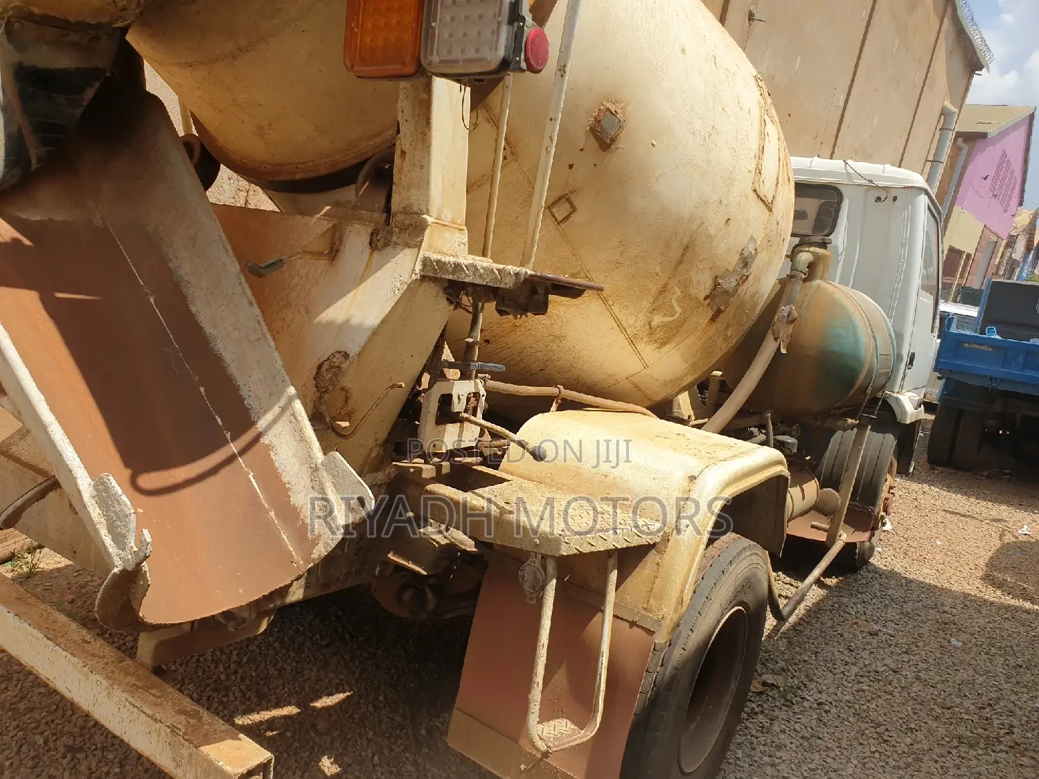 Fuso Concrete Mixer