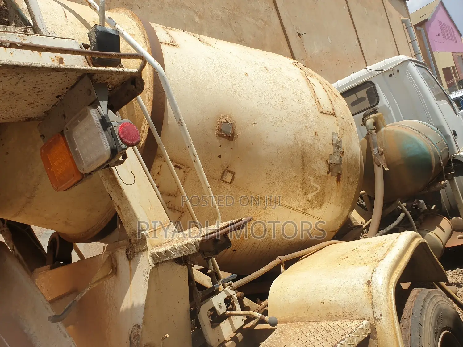 Fuso Concrete Mixer