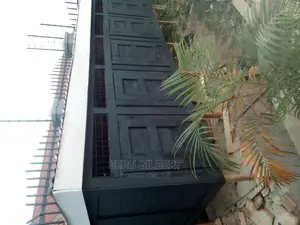 Black Dog House