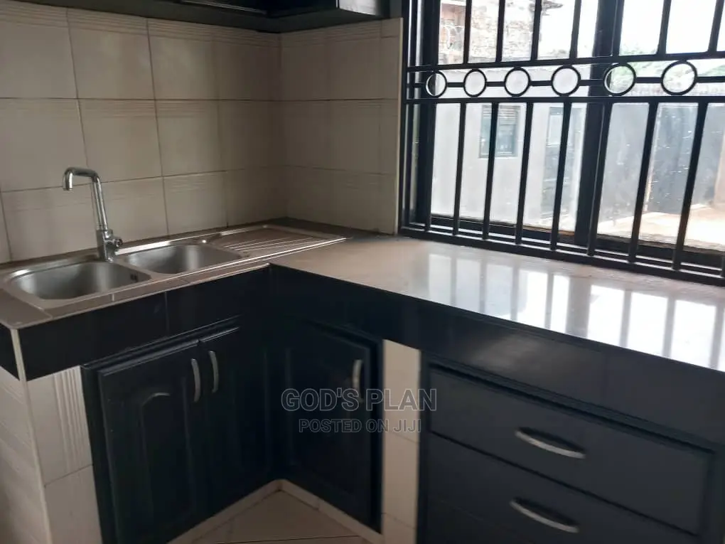 2bdrm Bungalow in Mutundwe Heights, Division A for rent