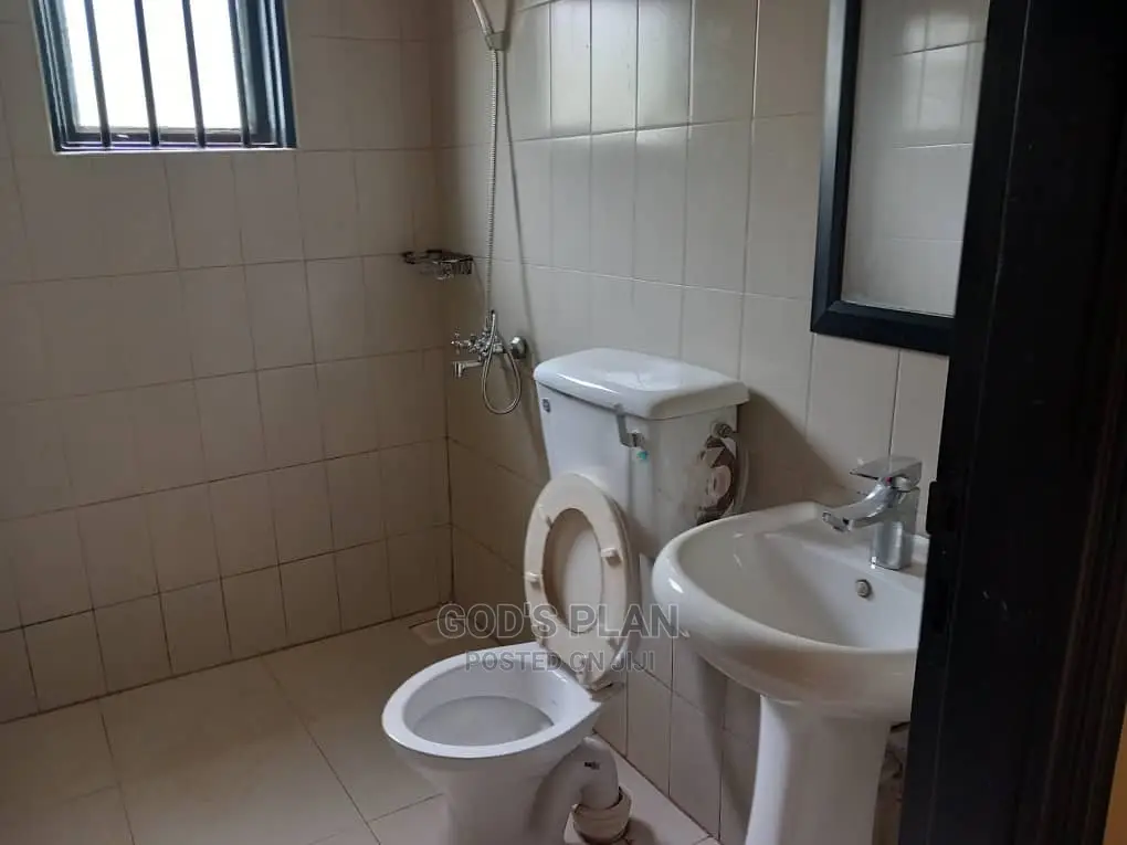 2bdrm Bungalow in Mutundwe Heights, Division A for rent