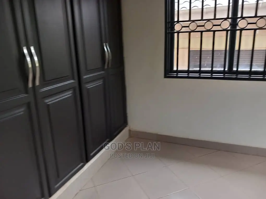2bdrm Bungalow in Mutundwe Heights, Division A for rent
