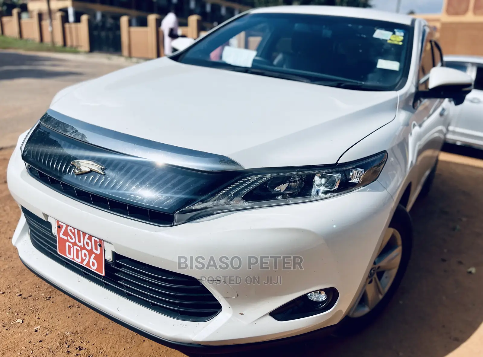 Toyota Harrier 2.0 2015 White