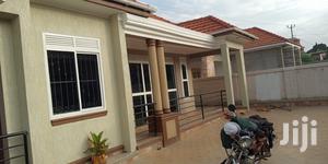 Kiira Kito Tarmack Close Pretty Home on Sell
