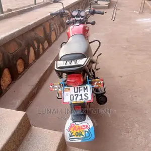 TVS HLX 125 2023 Red