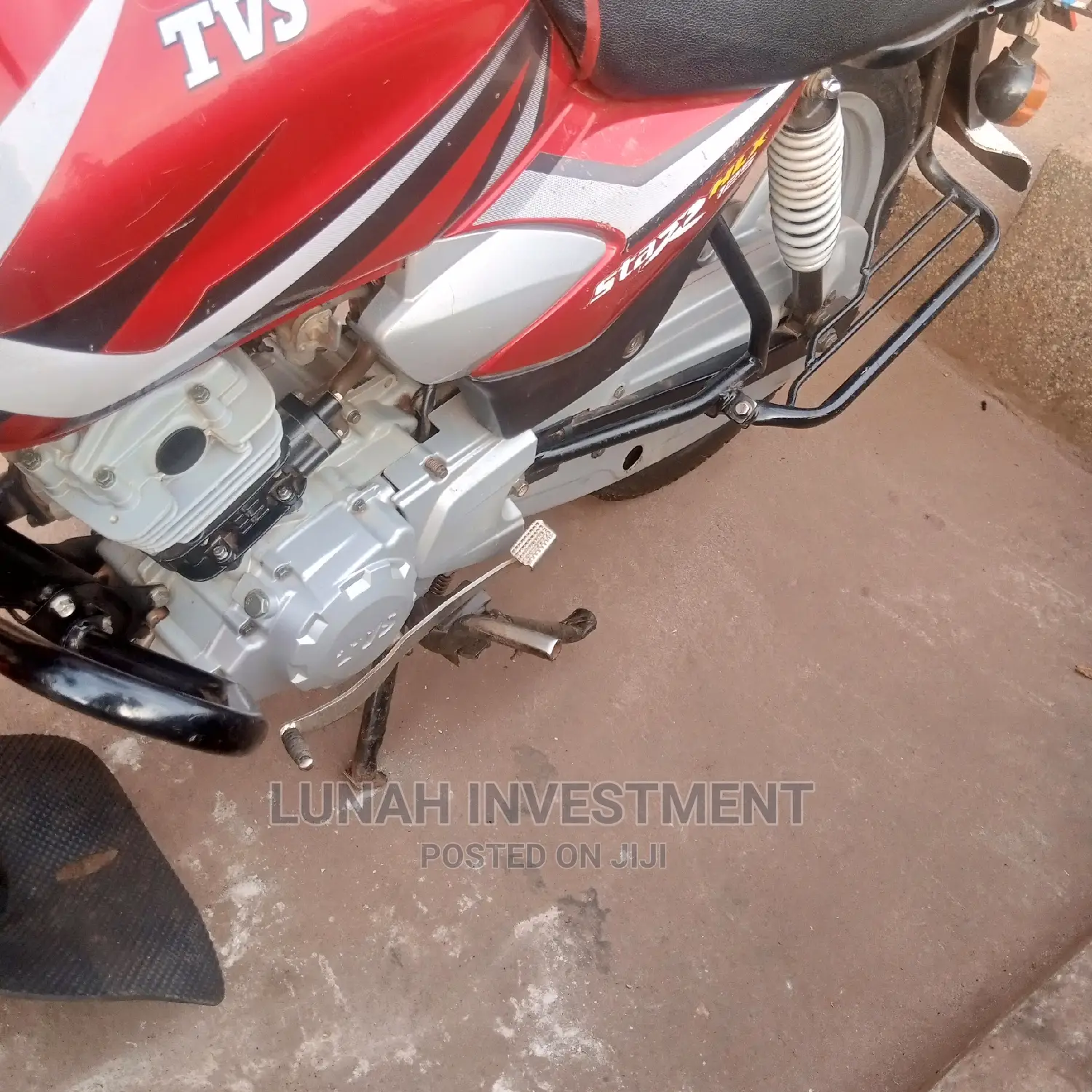 TVS HLX 125 2023 Red