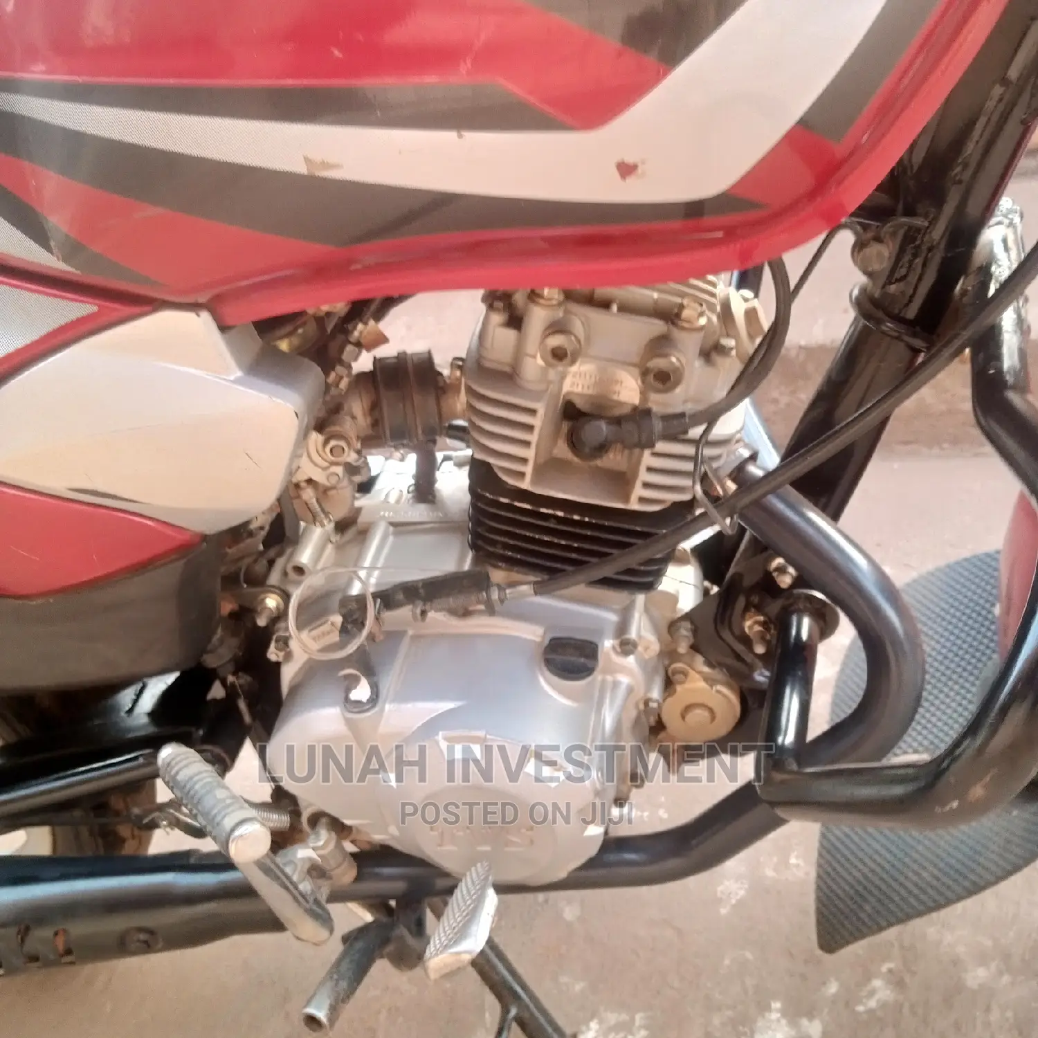 TVS HLX 125 2023 Red