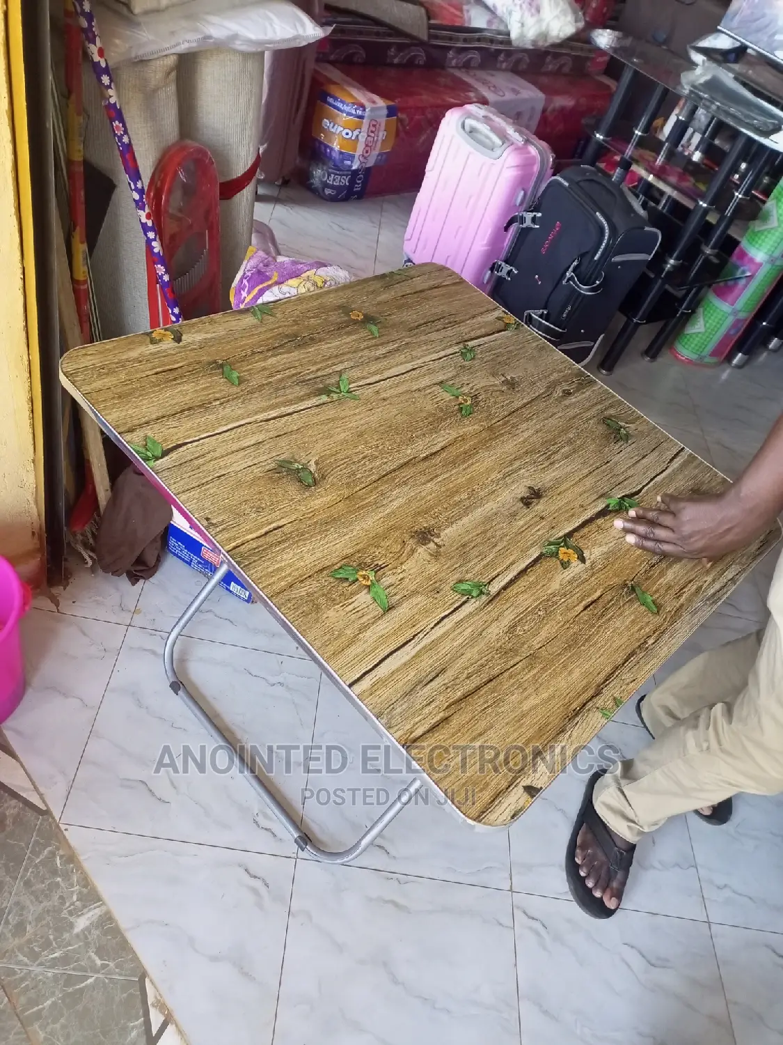 Foldable Reading Table