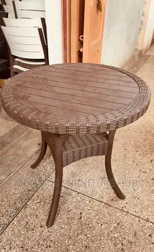 Table (Round)