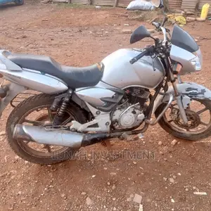 TVS Apache 180 RTR 2021 White