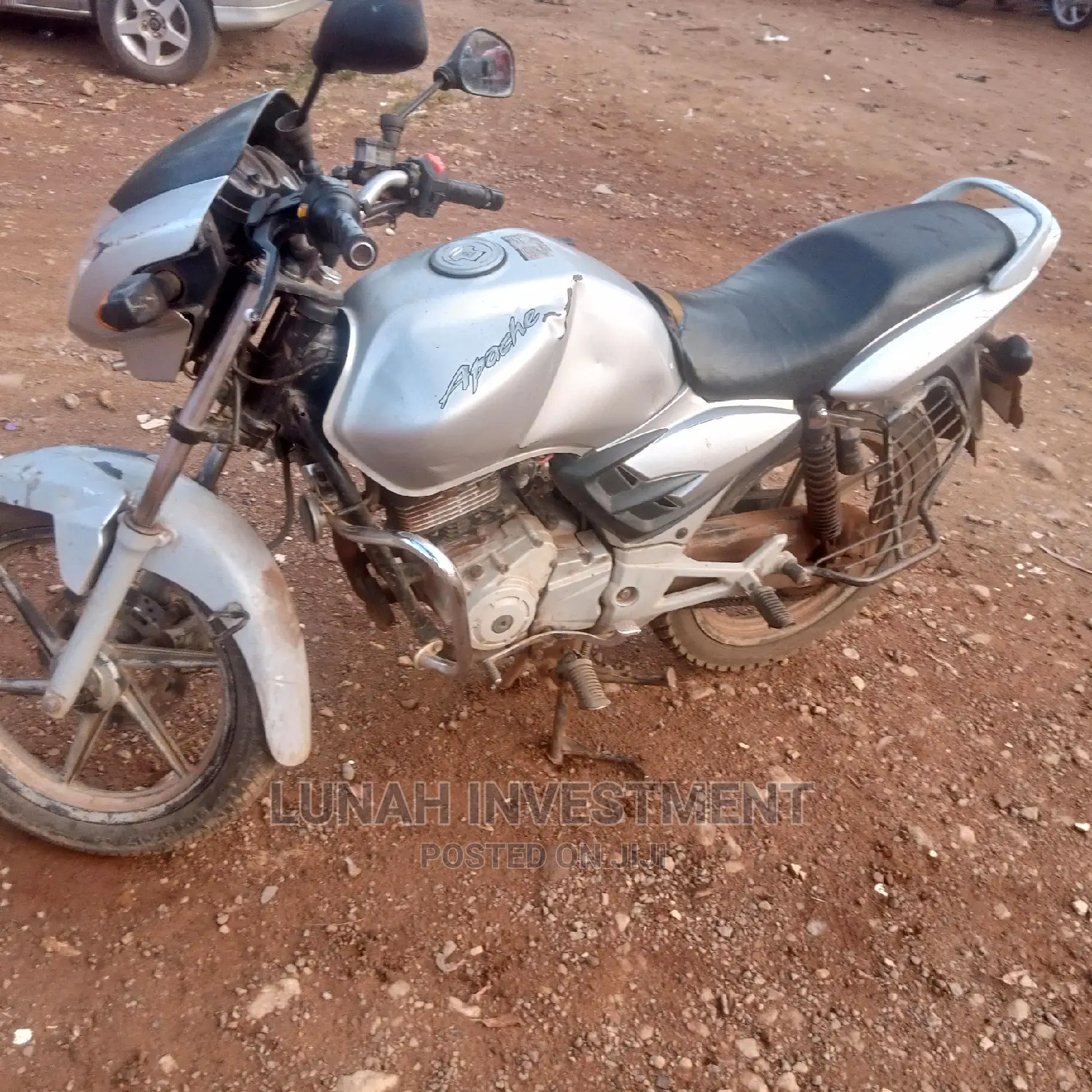 TVS Apache 180 RTR 2021 White