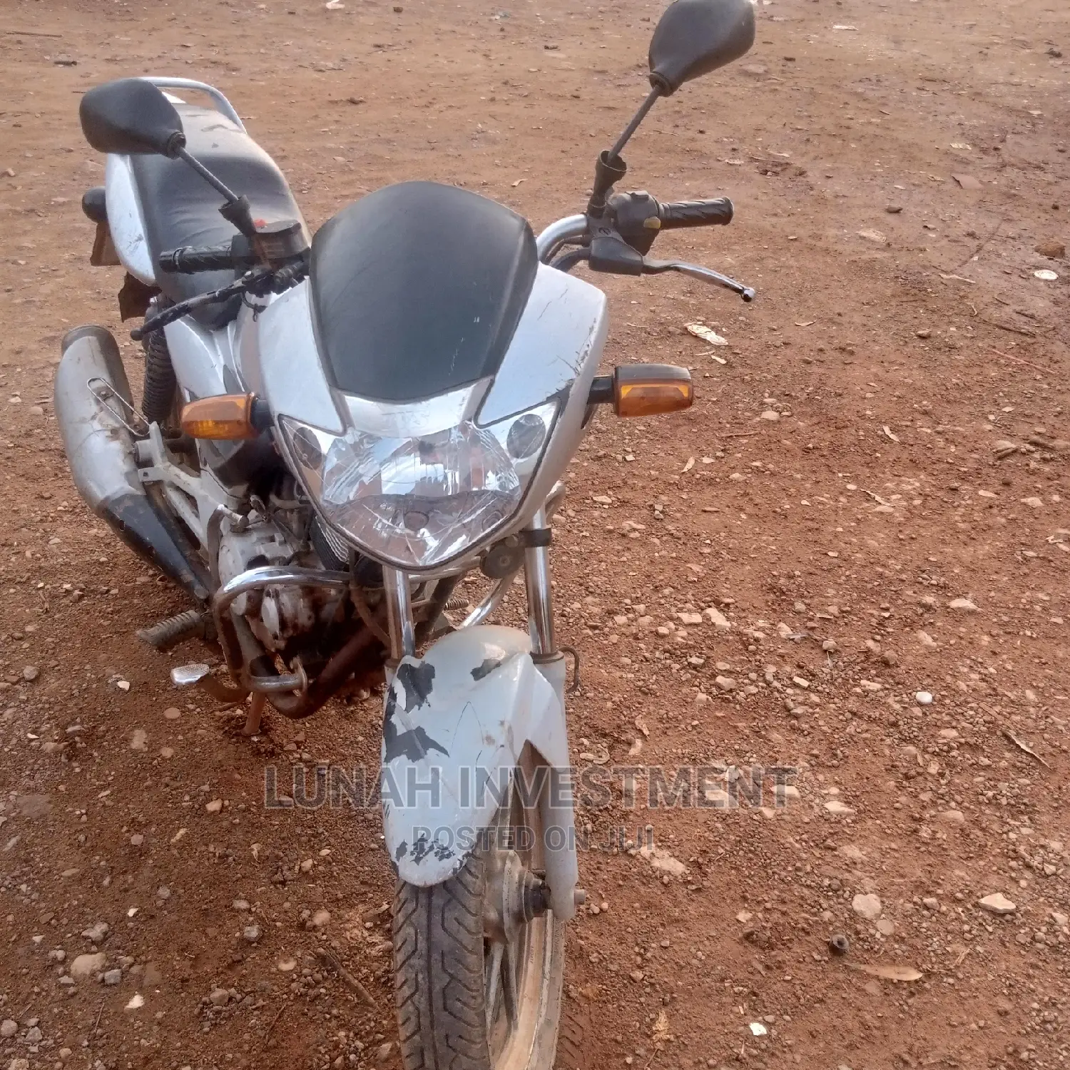 TVS Apache 180 RTR 2021 White