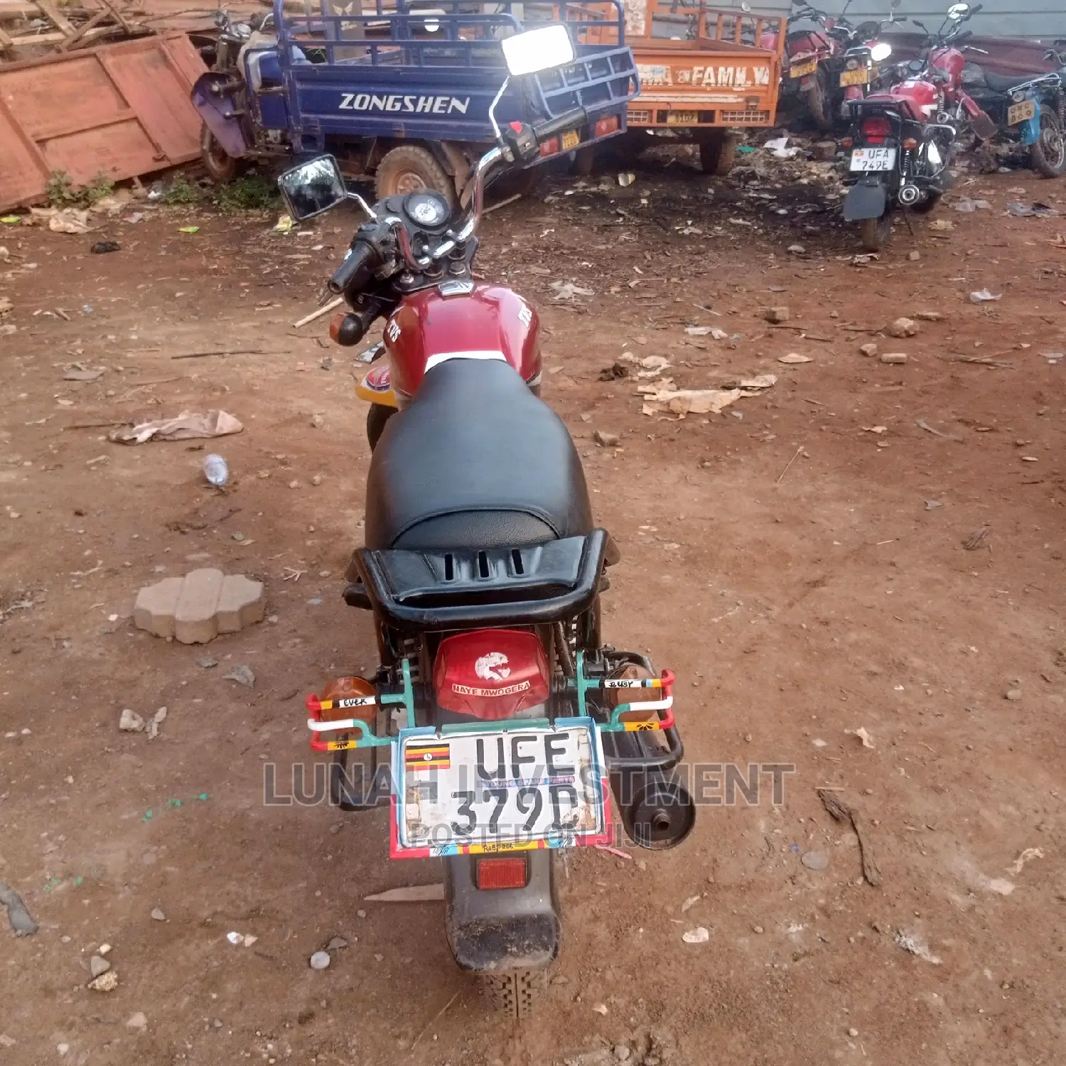 TVS HLX 125 2022 Red