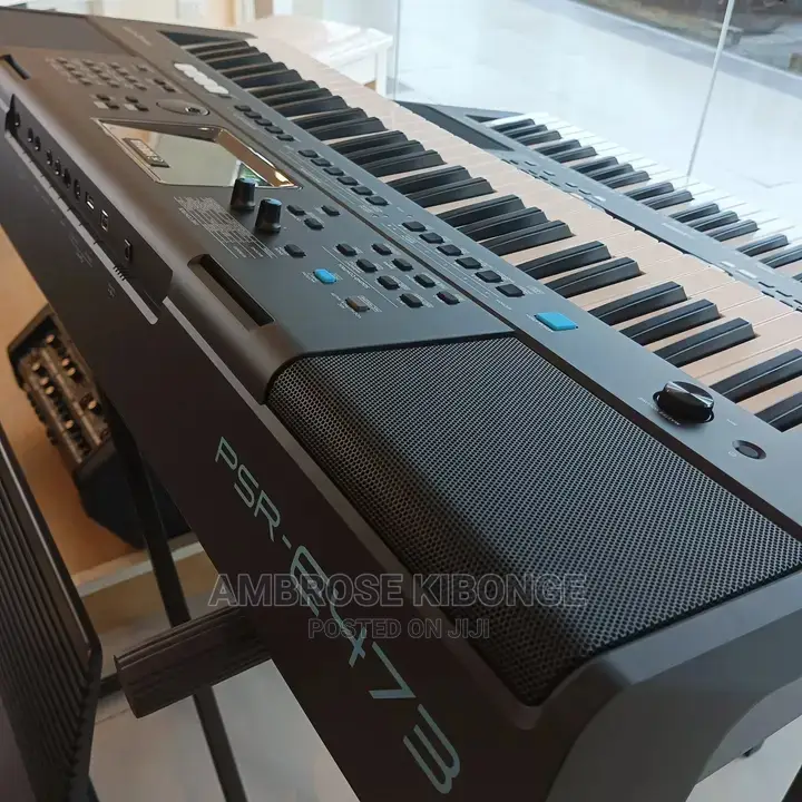 Original Version YAMAHA PSR E473 Electronic Keyboard Piano.