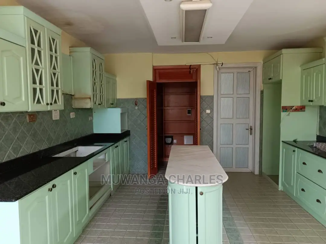 7bdrm Duplex in Fs Properties Ltd, Central Division for sale