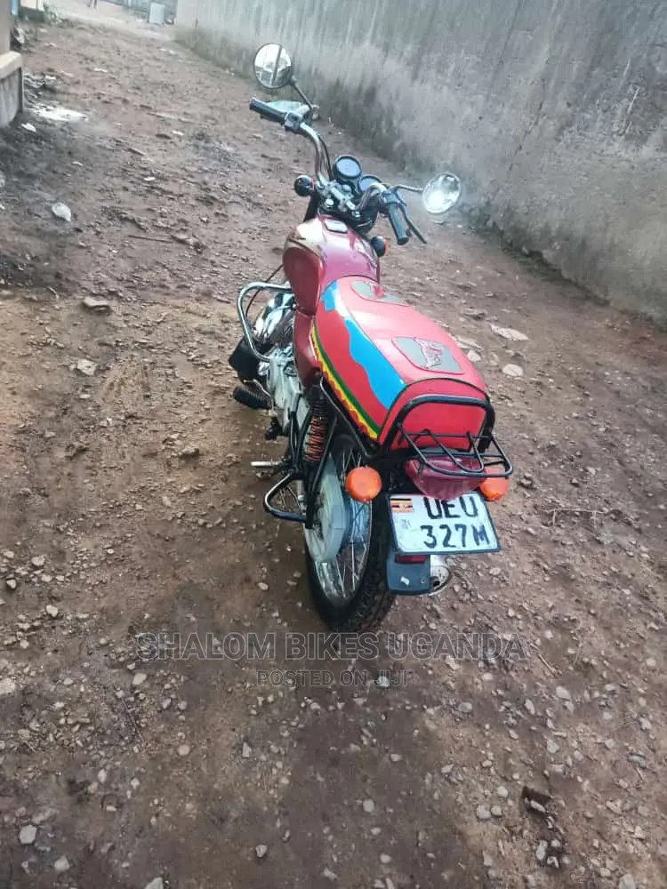 Bajaj Boxer 2021 Green