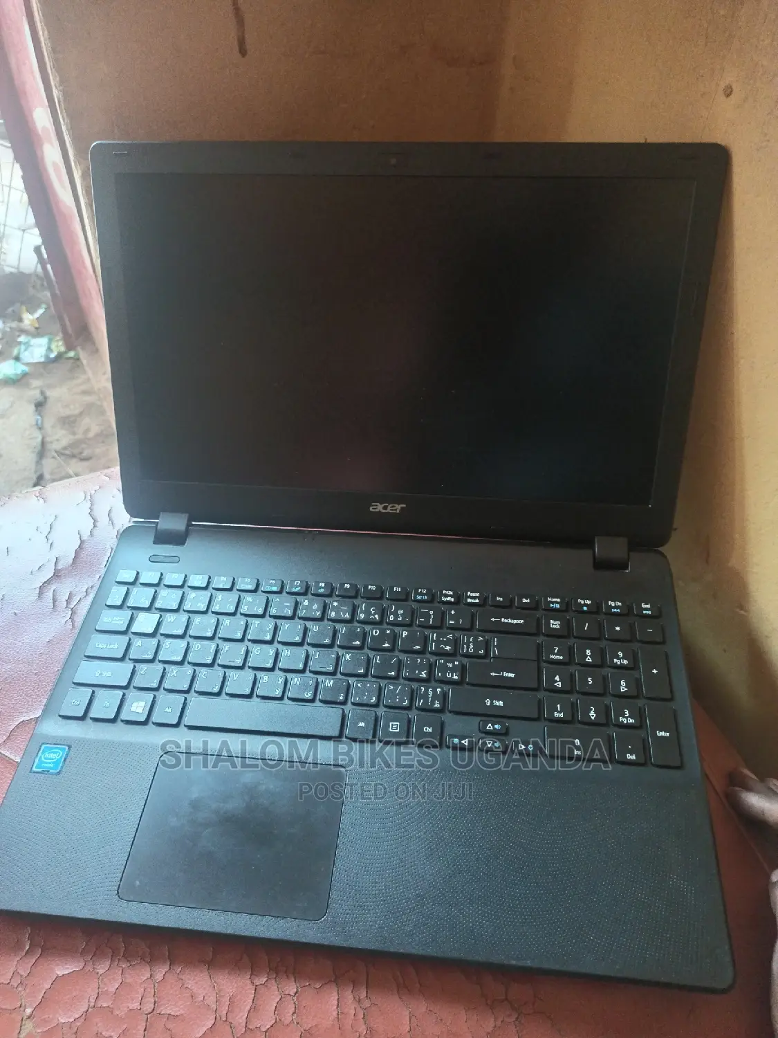 Laptop Acer eMachines E627 4GB Intel Celeron HDD+SSD 500GB