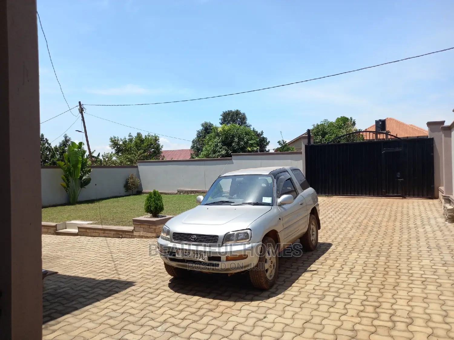 Furnished 4bdrm House in Kira for sale