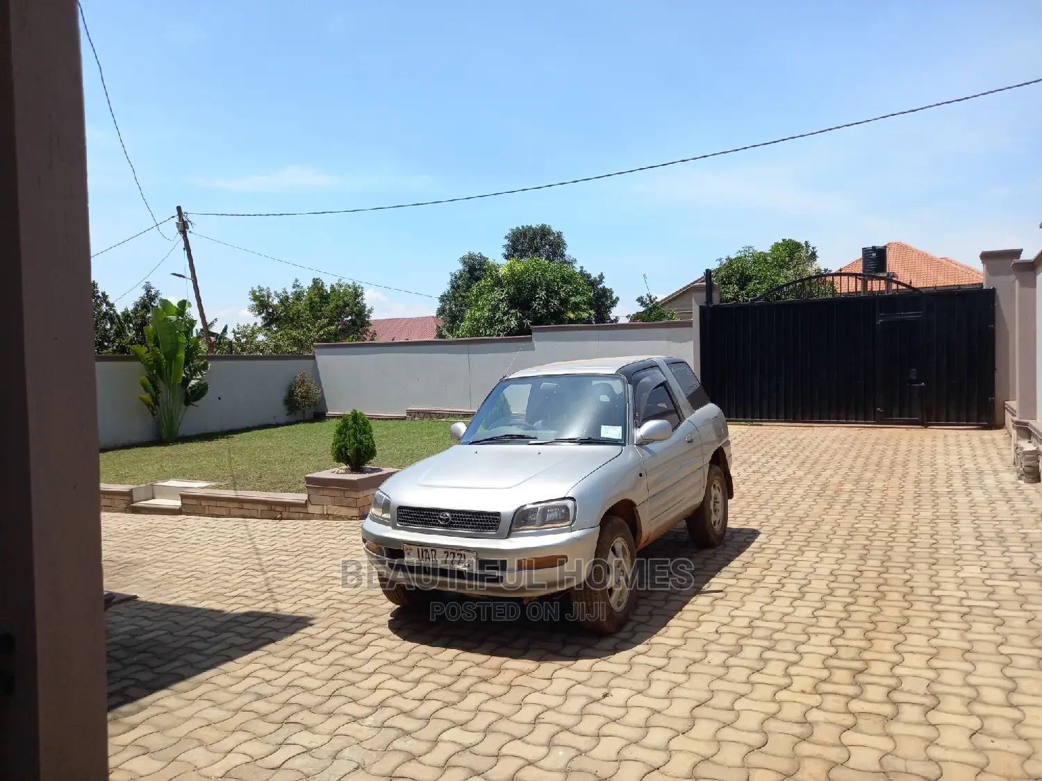 Furnished 4bdrm House in Kira for sale
