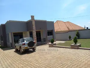 Furnished 4bdrm House in Kira for sale