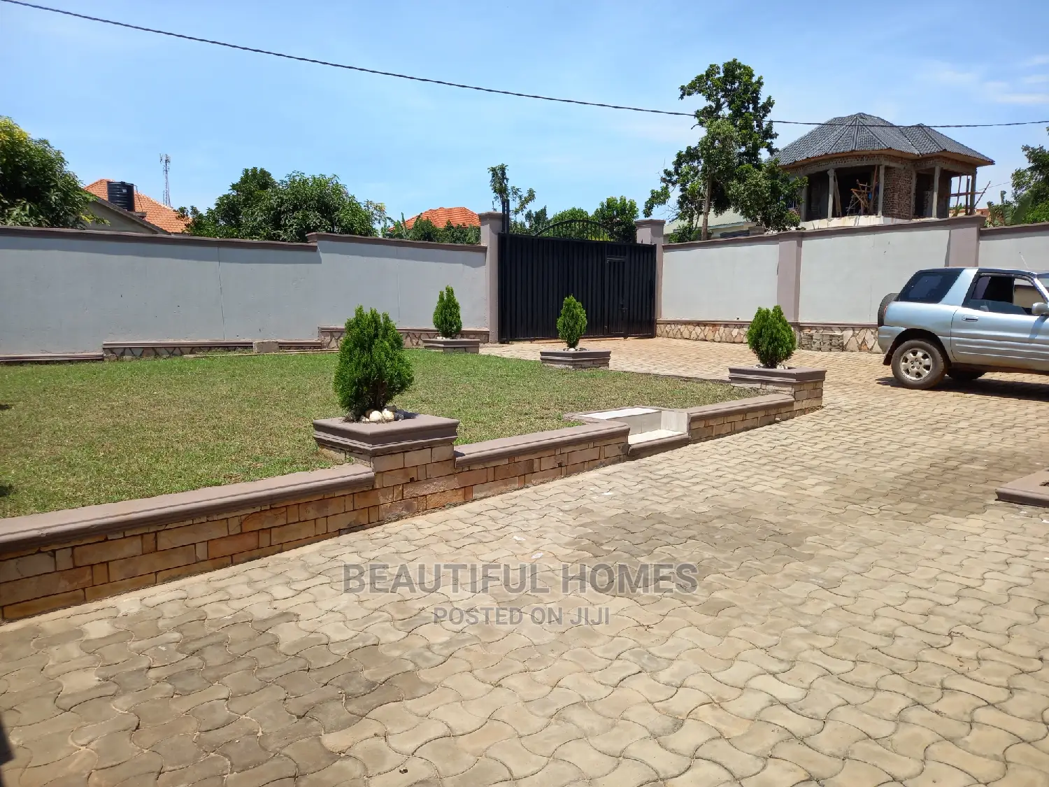Furnished 4bdrm House in Kira for sale