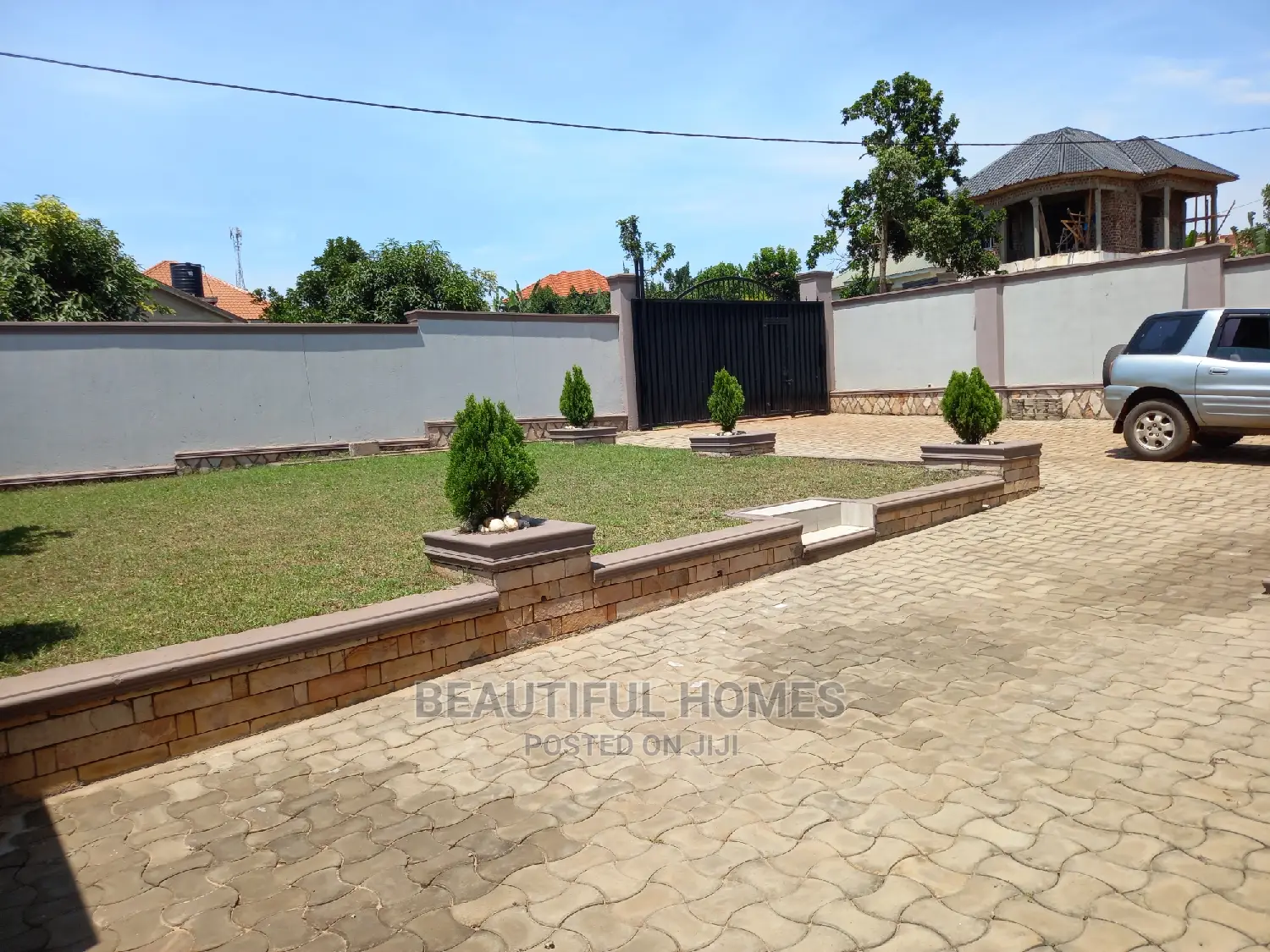 Furnished 4bdrm House in Kira for sale