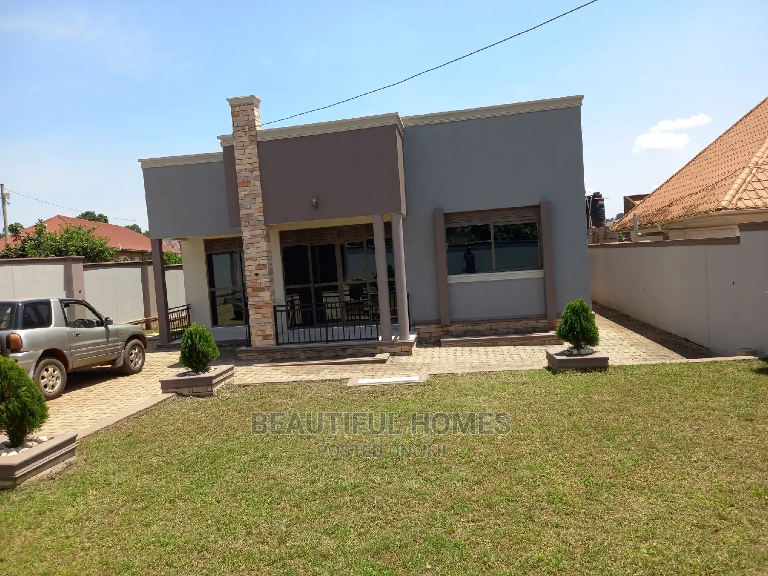 Furnished 4bdrm Bungalow in Kira for sale