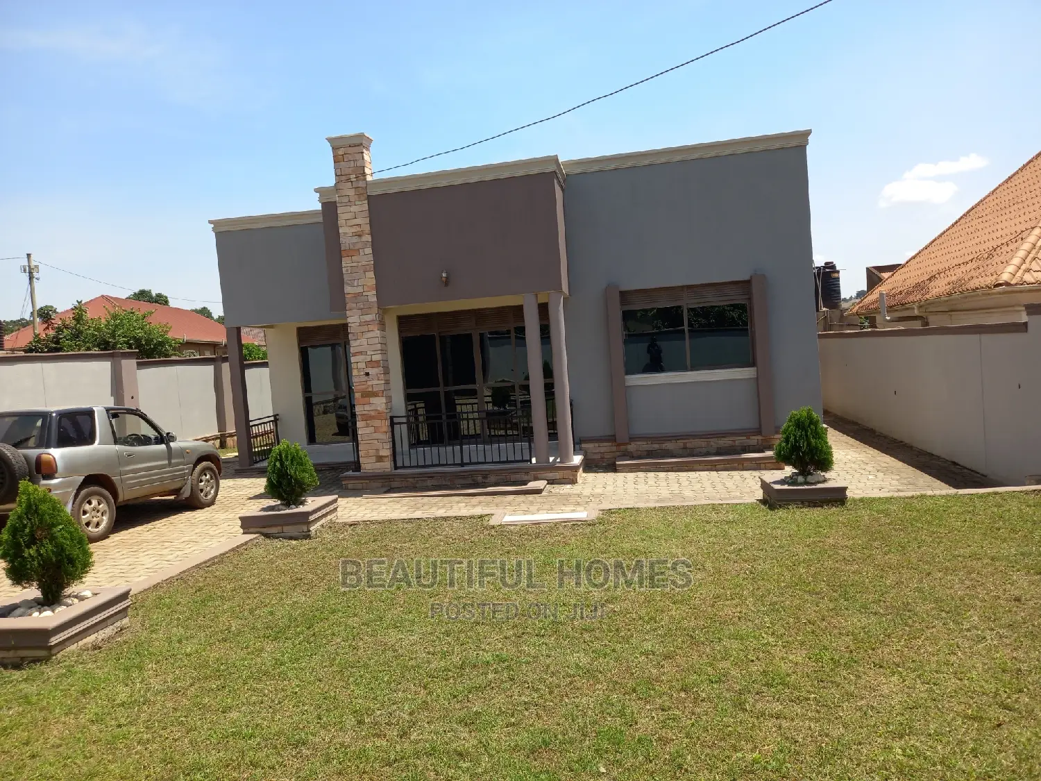 Furnished 4bdrm Bungalow in Kira for sale