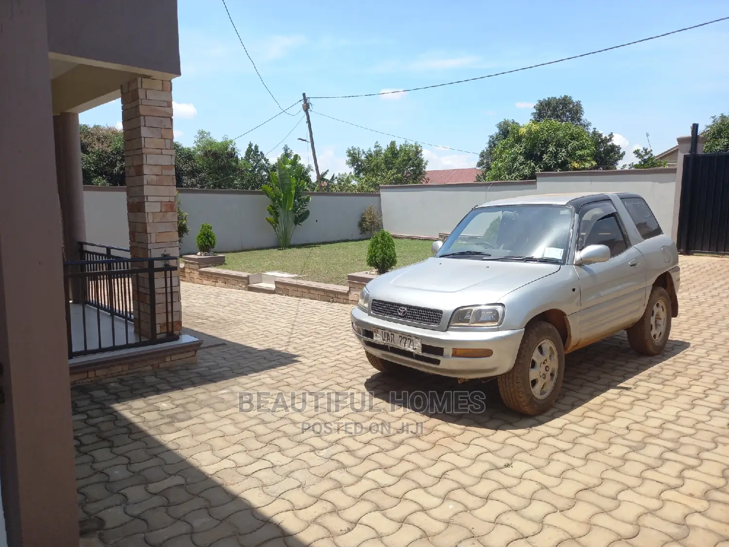 Furnished 4bdrm Bungalow in Kira for sale