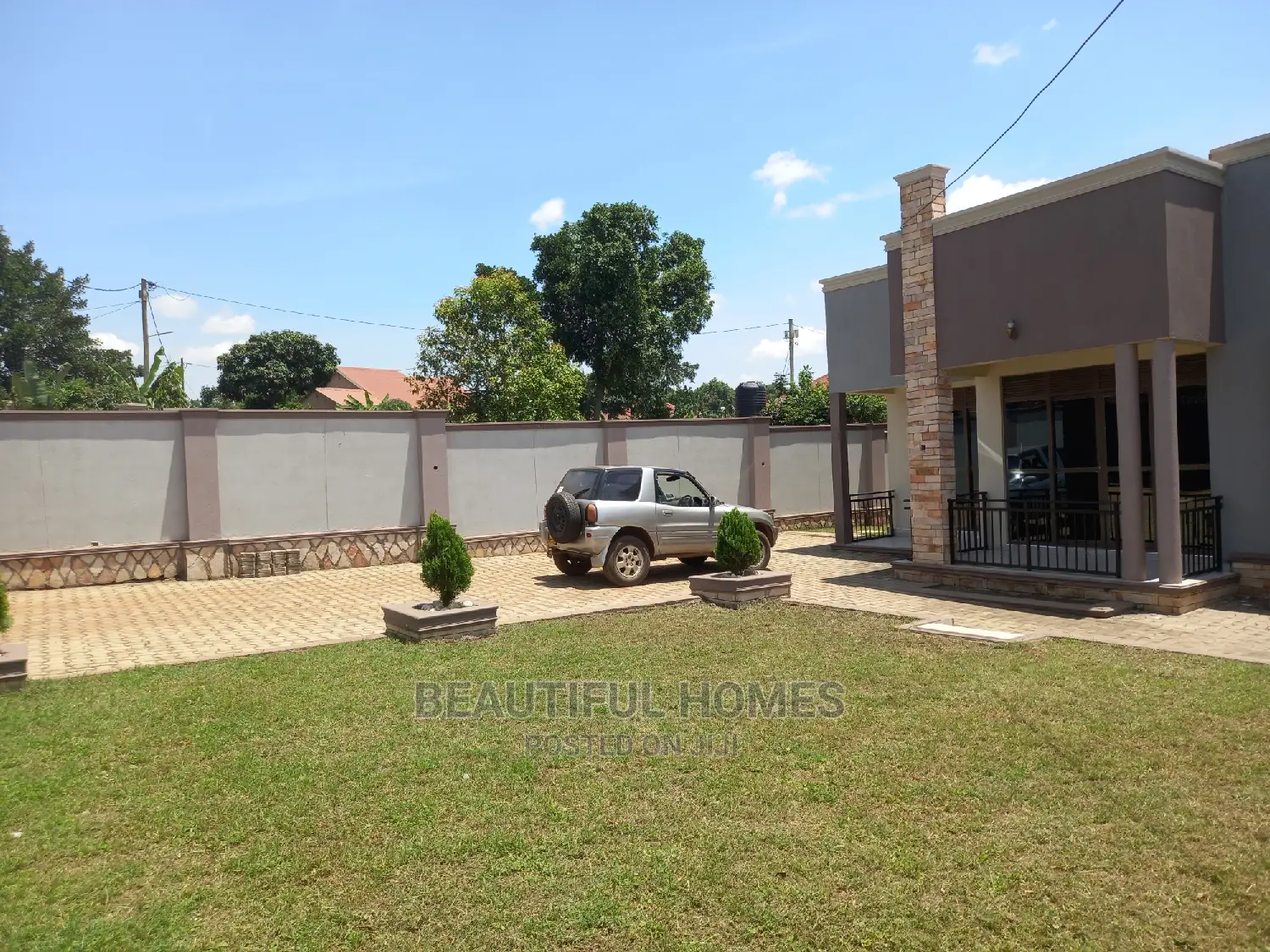 Furnished 4bdrm Bungalow in Kira for sale