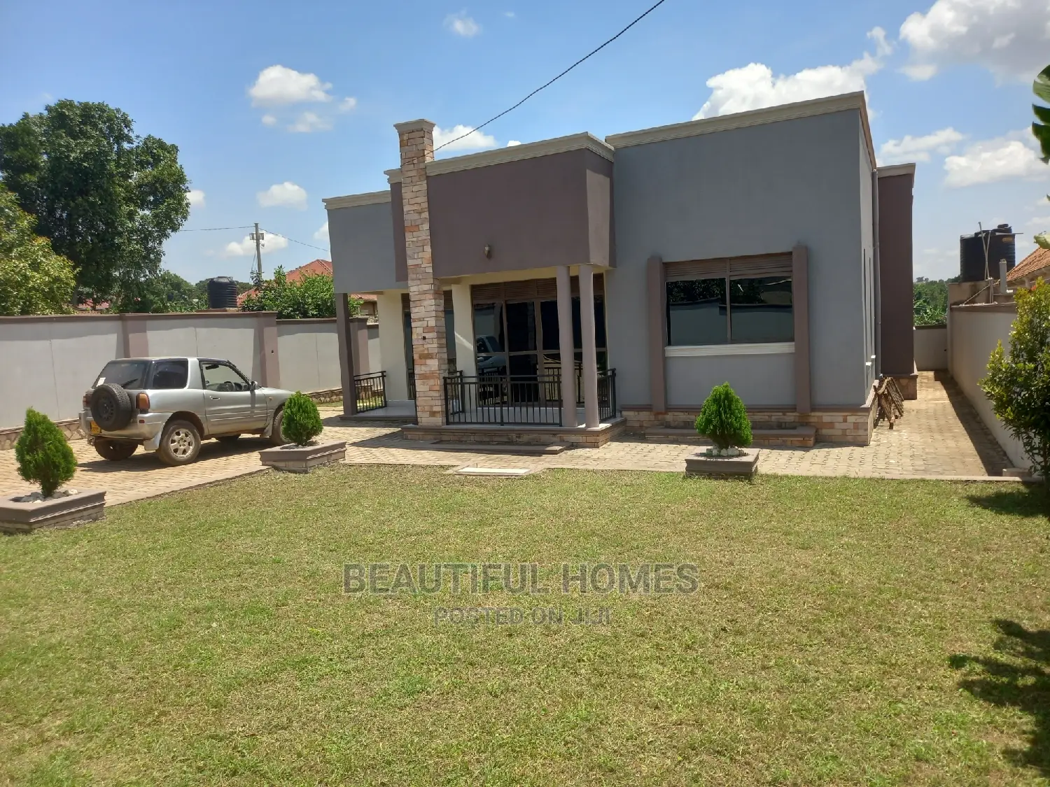 Furnished 4bdrm Bungalow in Kira for sale