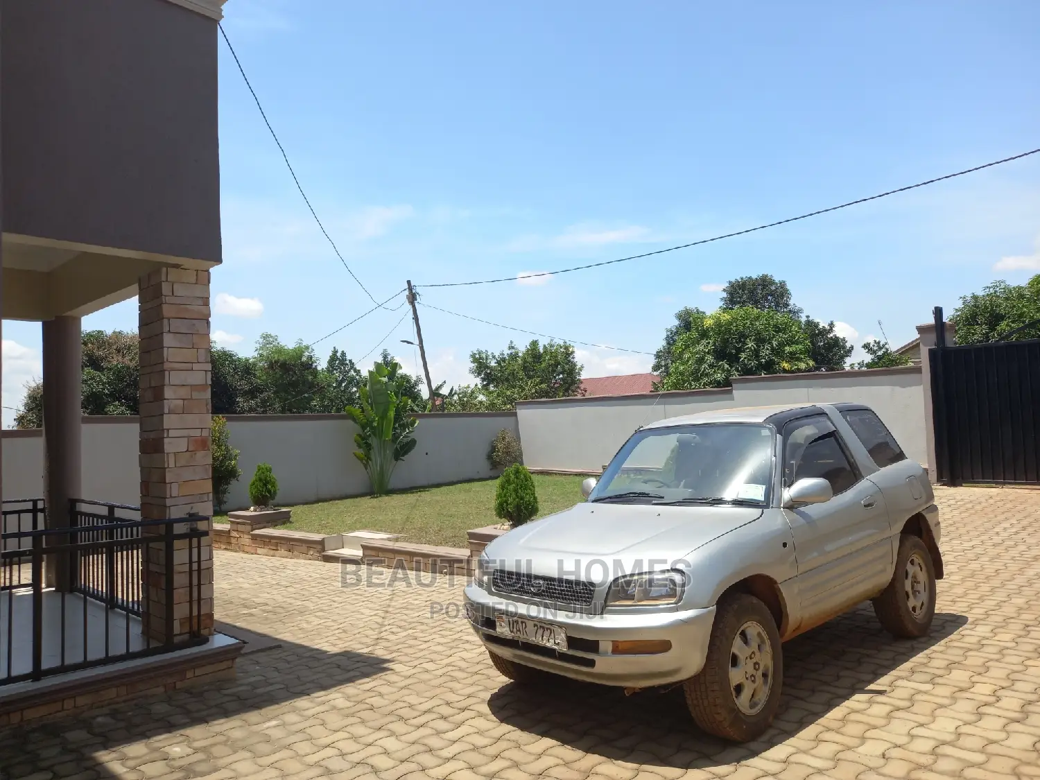 Furnished 4bdrm Bungalow in Kira for sale