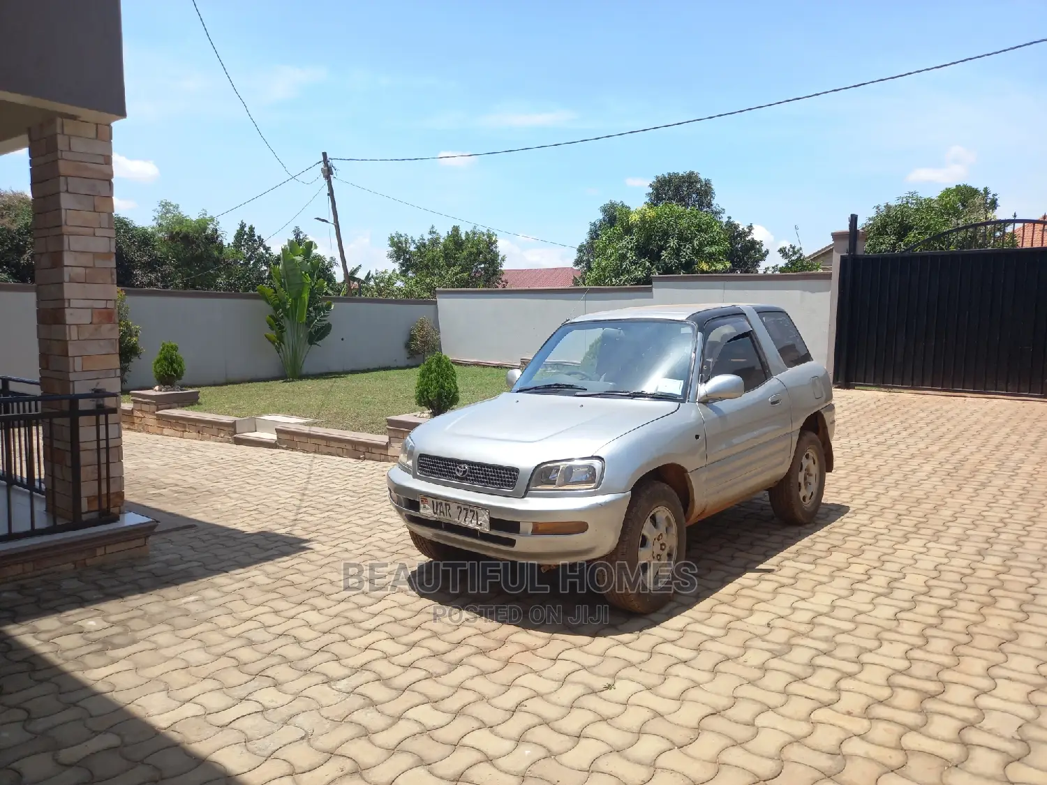 Furnished 4bdrm Bungalow in Kira for sale