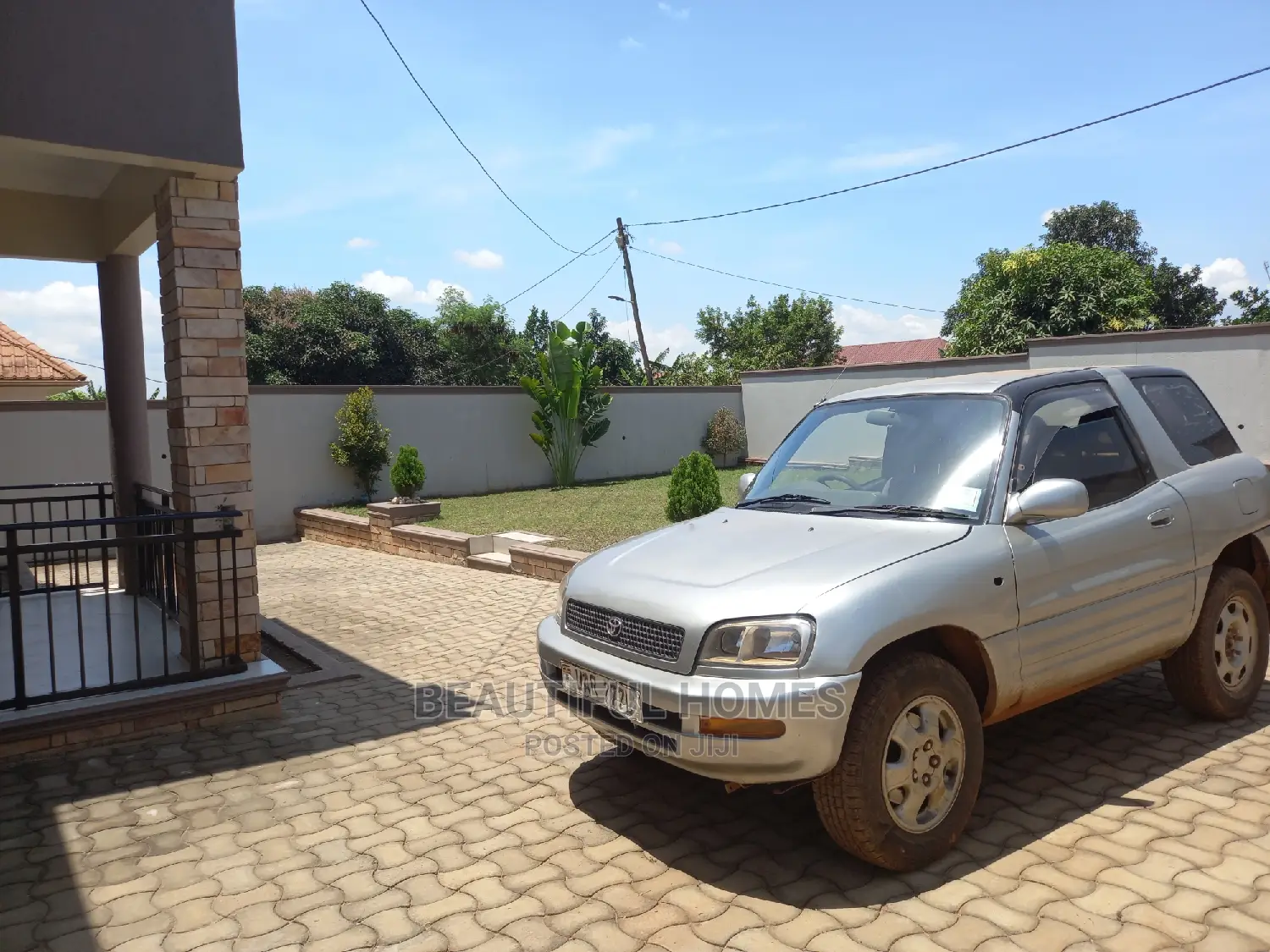 Furnished 4bdrm House in Kira for sale