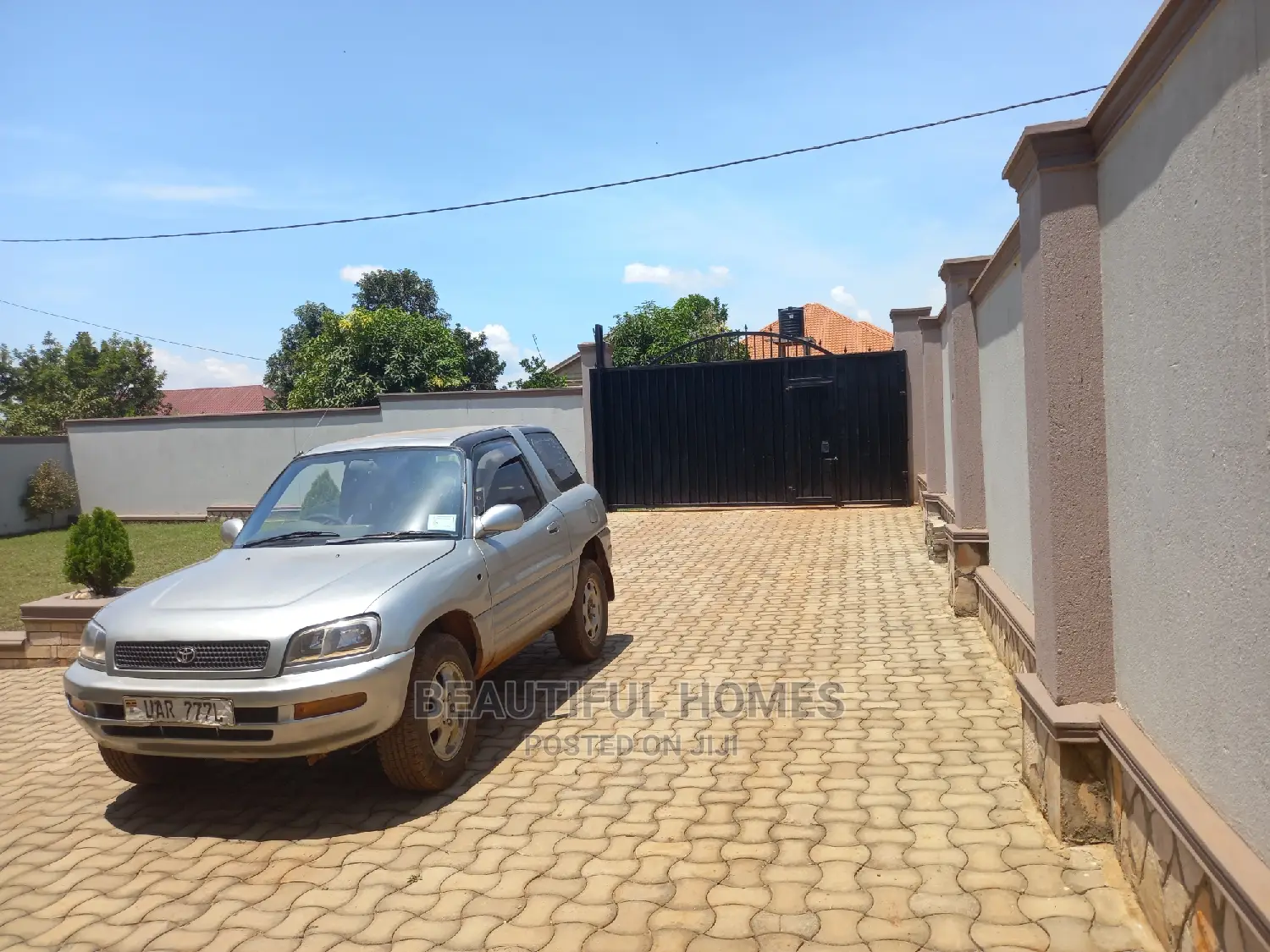 Furnished 4bdrm House in Kira for sale
