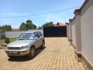 Furnished 4bdrm House in Kira for sale