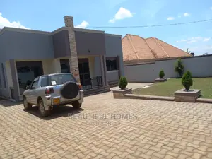 Furnished 4bdrm House in Kira for sale