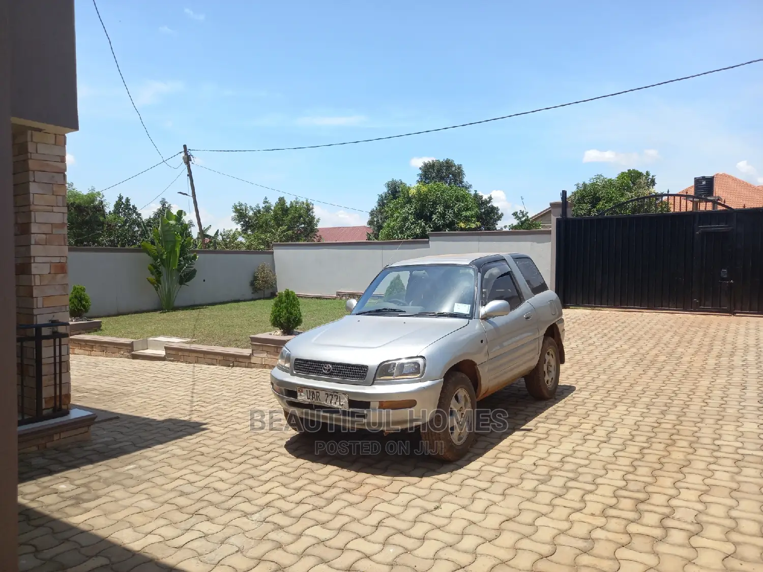 Furnished 4bdrm House in Kira for sale