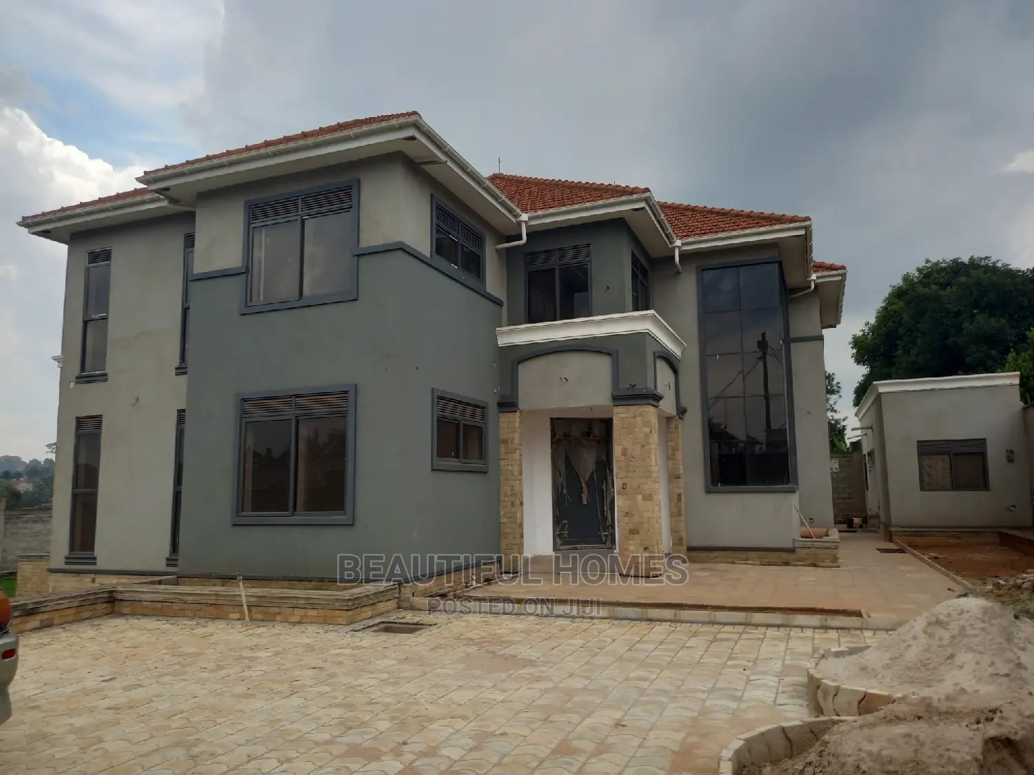 Furnished 6bdrm Mansion in Kyaliwajjara, Nakawa for sale