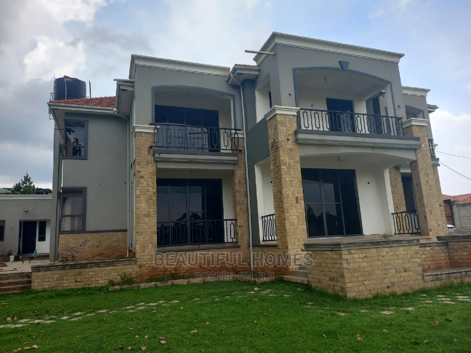 Furnished 6bdrm Mansion in Kyaliwajjara Tarmack, Nakawa for sale