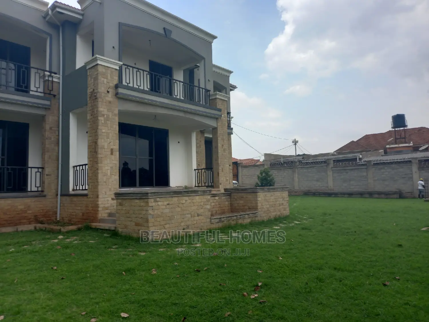 Furnished 6bdrm Duplex in Kyaliwajjara, Nakawa for sale