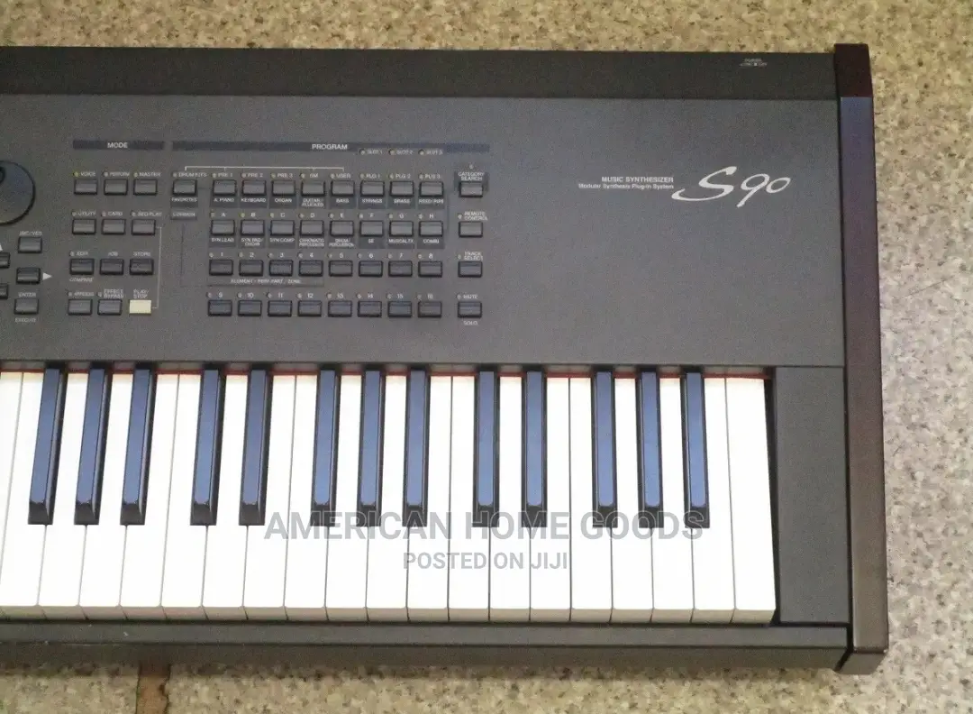 Yamaha S90 88 Key Profesional Keyboard Synthesizer, MIDI/USB