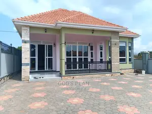 3bdrm Bungalow in Kitende Ntebe Rd, Division A for sale