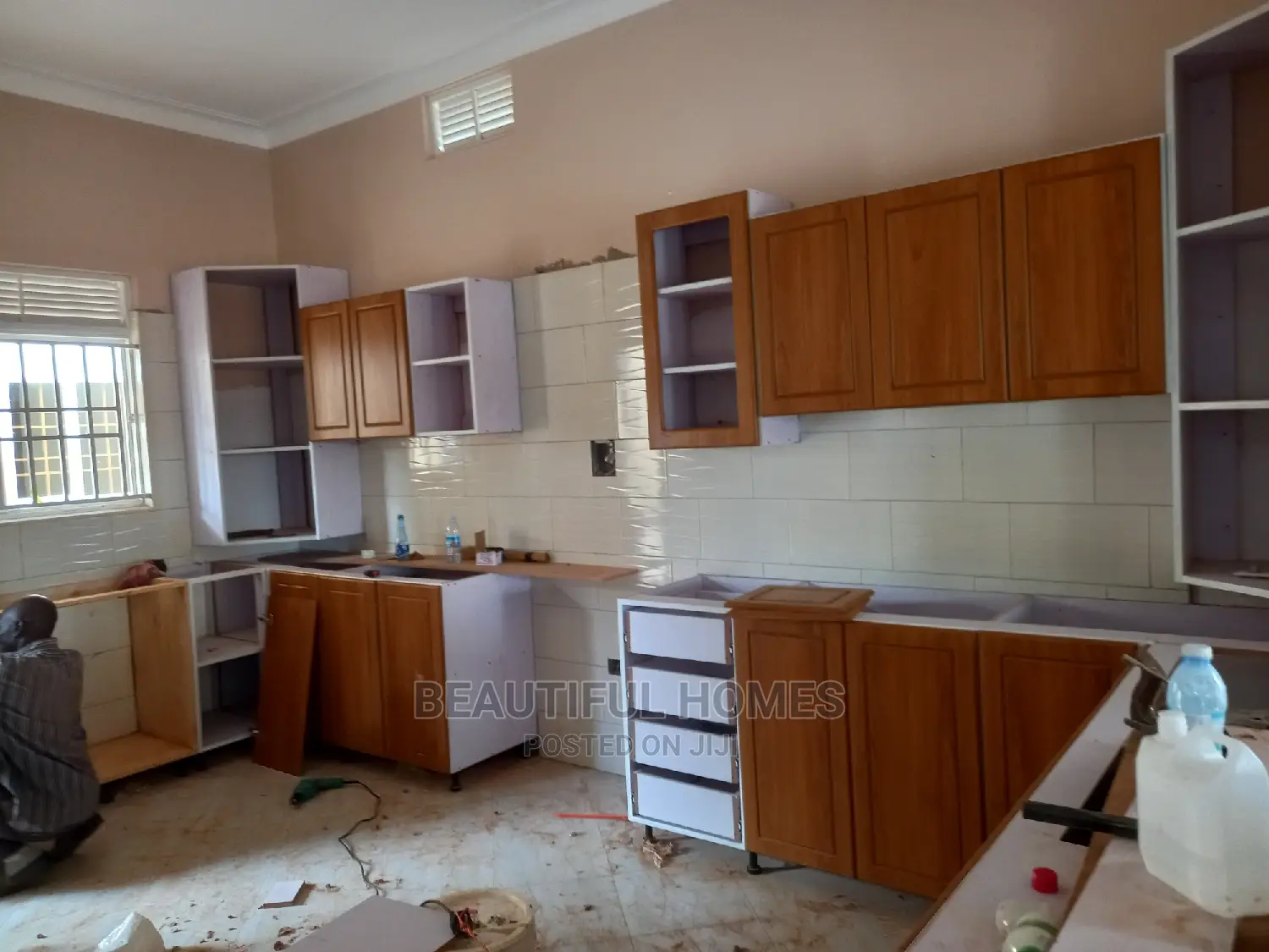 Furnished 4bdrm Bungalow in Kira for sale