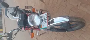 Hunter Daytona 350cc 2022 Red